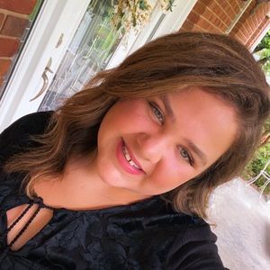 Meet your Posher, Addison